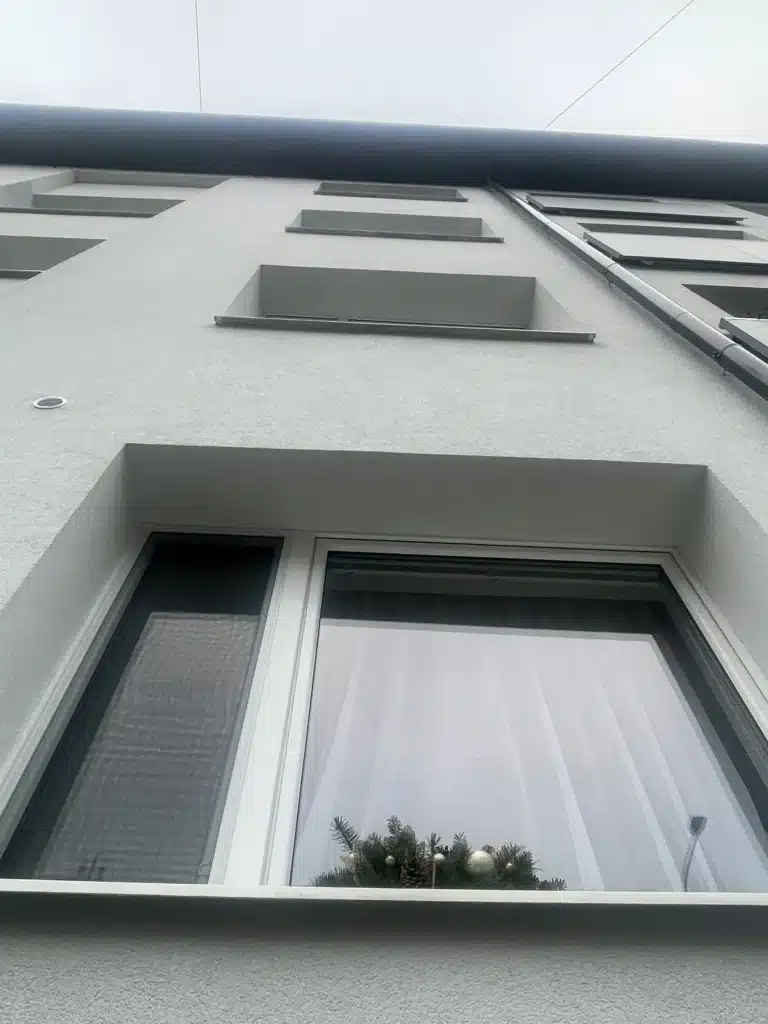 Plastová okna po odborné montáži v rodinném domě
